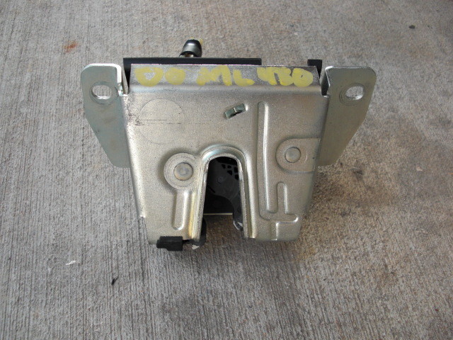 1998-99-2003 MERCEDES-BENZ W163 ML430 ML320 REAR TRUNK LID HATCH LATCH LOCK OEM 1998-99-2003 MERCEDES-BENZ W163 ML430 ML320 REAR TRUNK LID HATCH LATCH LOCK OEM