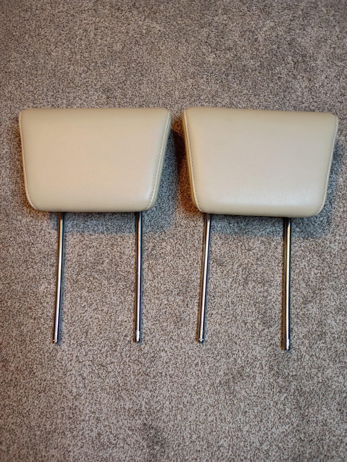 ⭐2006 Subaru Tribeca B9 3rd Row Headrest SET Beige Leather OEM 