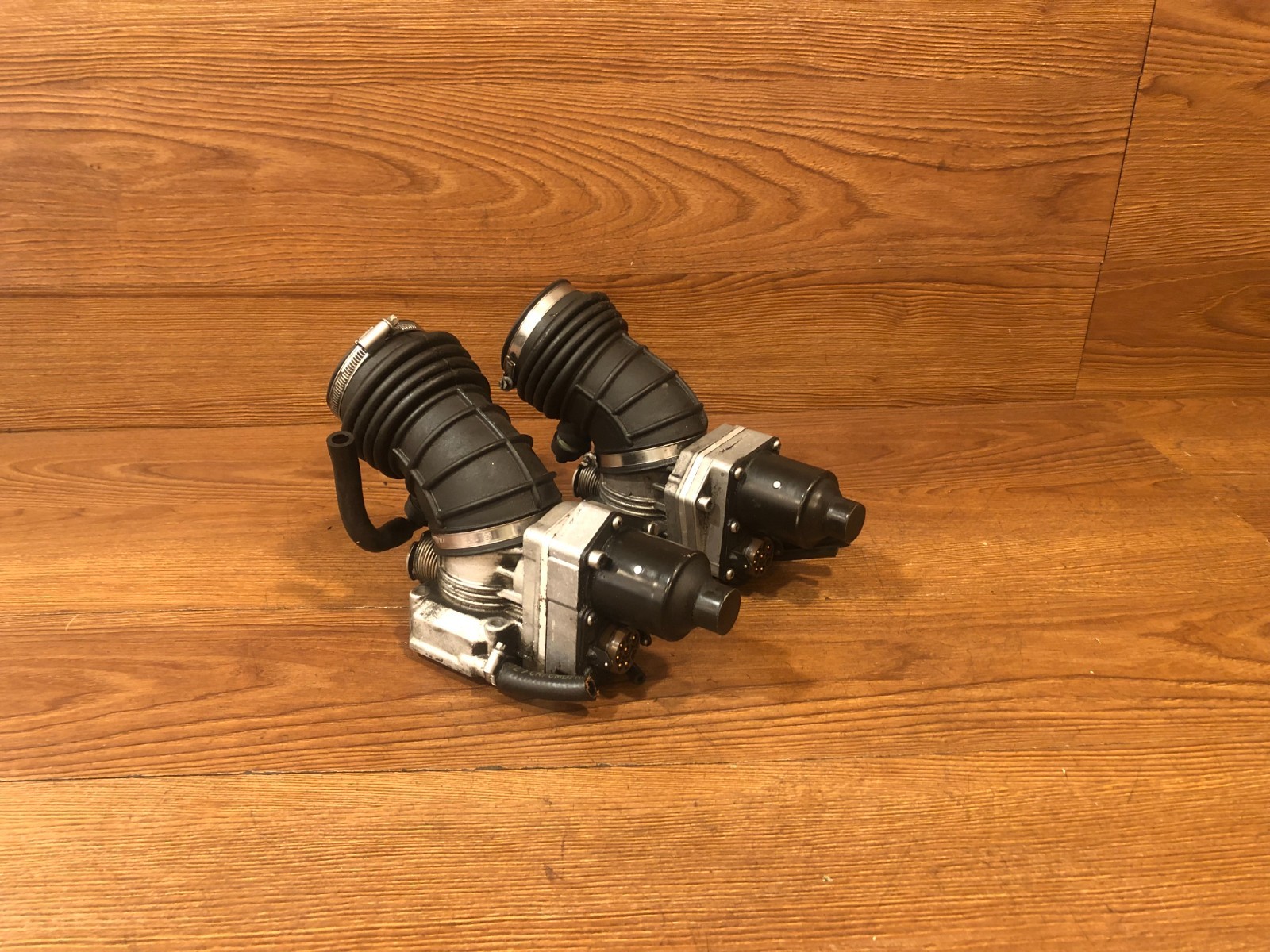 1988-1994 BMW E32 E31 V12 750i 850i V12 THROTTLE BODY ACTUATOR SENSOR PAIR OEM