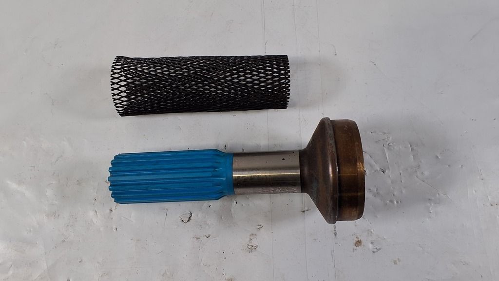 Spicer 3-40-1511 Tube Shaft 1.500x16 spline, 3.000 X .083 Tube 