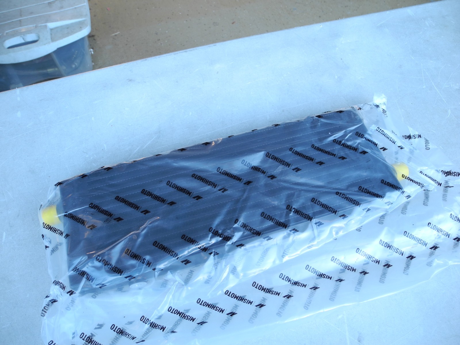 Mishimoto Medium Cross-Flow Bar & Plate Universal Oil Cooler - NEW 10an 18x6x1.6