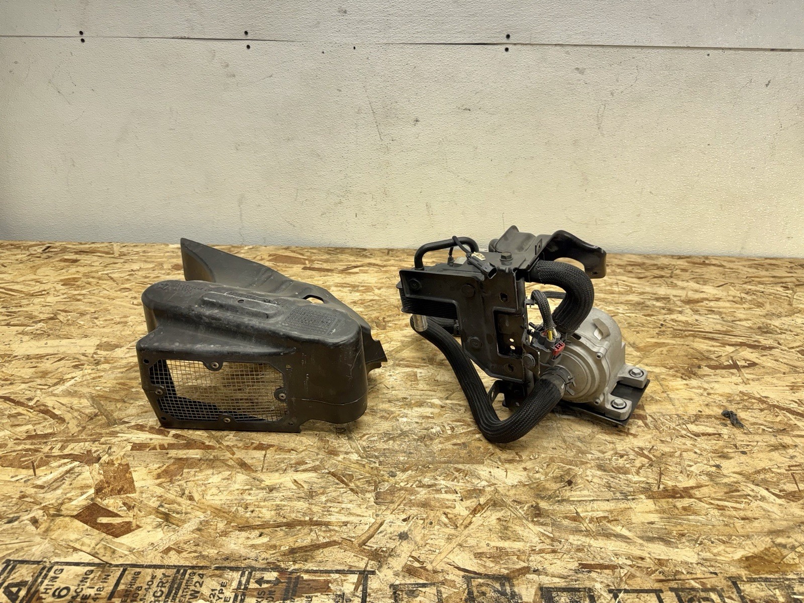 19-23 DODGE CHALLENGER SRT HELLCAT REDEYE INTERCHILLER WATER PUMP ASSEMBLY OEM