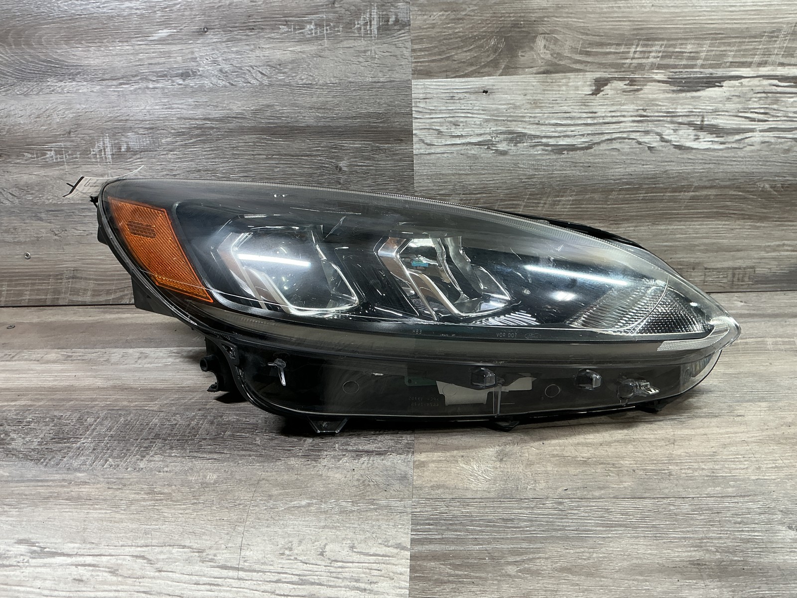 USED - 2020-2022 Ford Escape R Headlamp LED - OEM