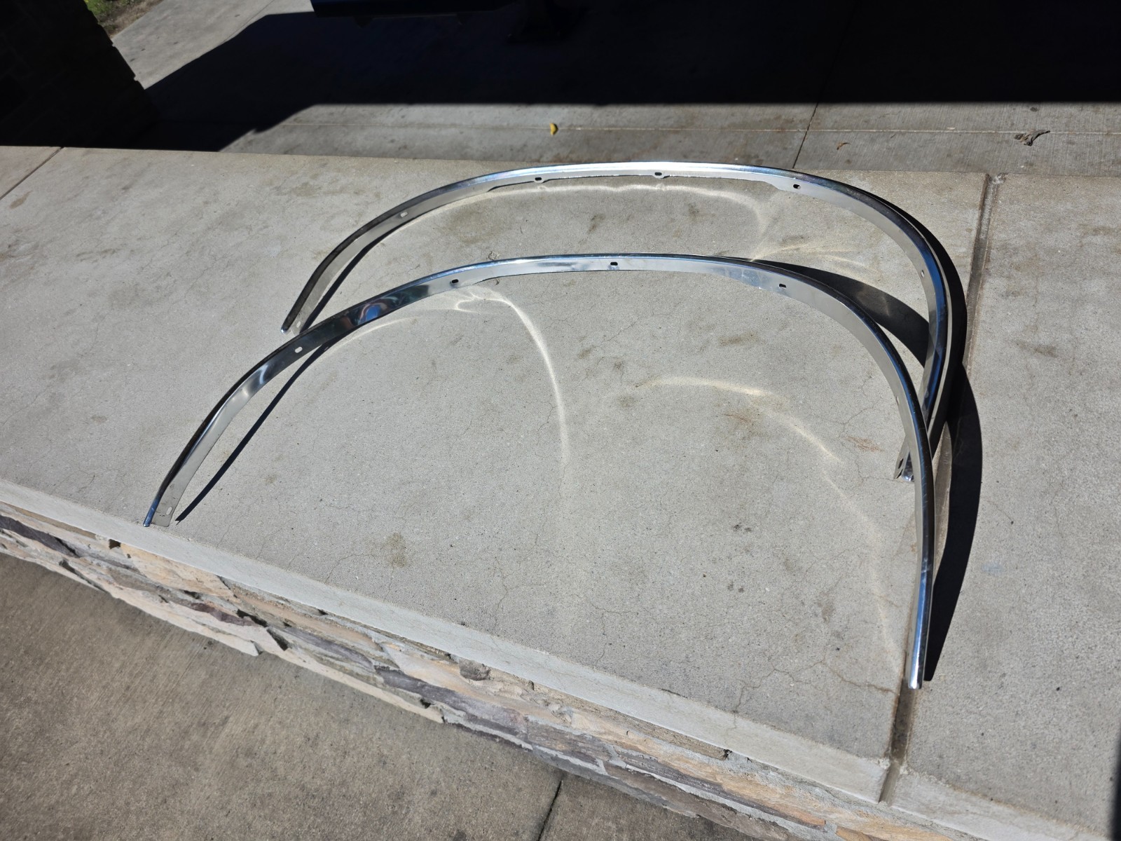 Vintage 1970-1974 Mopar E-Body Wheel Well Opening Moldings – Right Side (Pair)