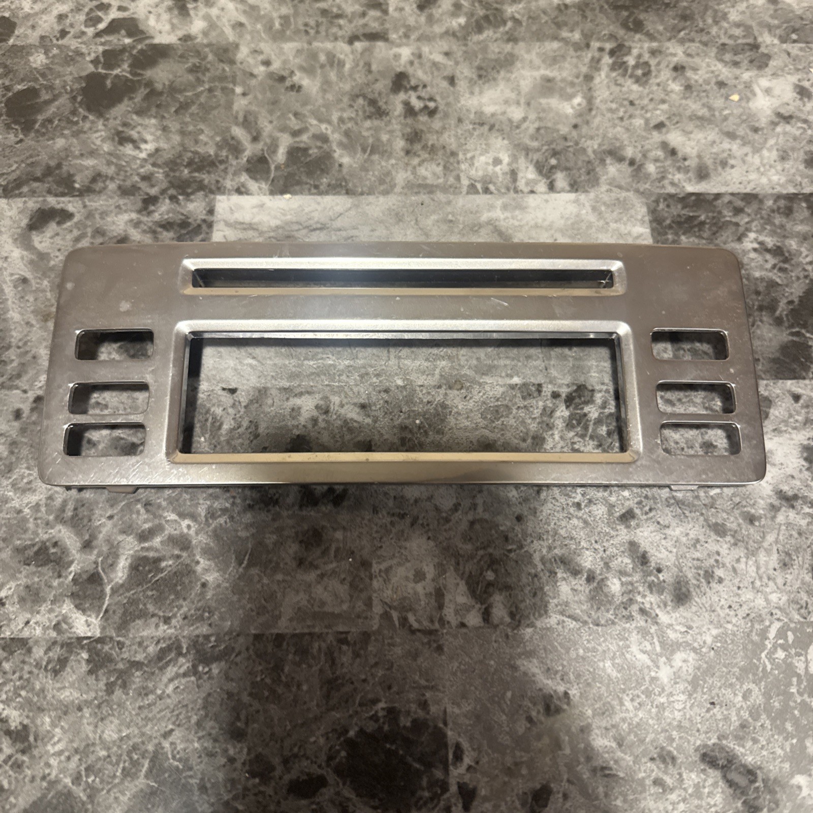VOLVO V70 MK3 S80 MK2 XC70 MK2 CENTRE CONSOLE RADIO DISPLAY TRIM CHROME 1303415 VOLVO V70 MK3 S80 MK2 XC70 MK2 CENTRE CONSOLE RADIO DISPLAY TRIM CHROME 1303415