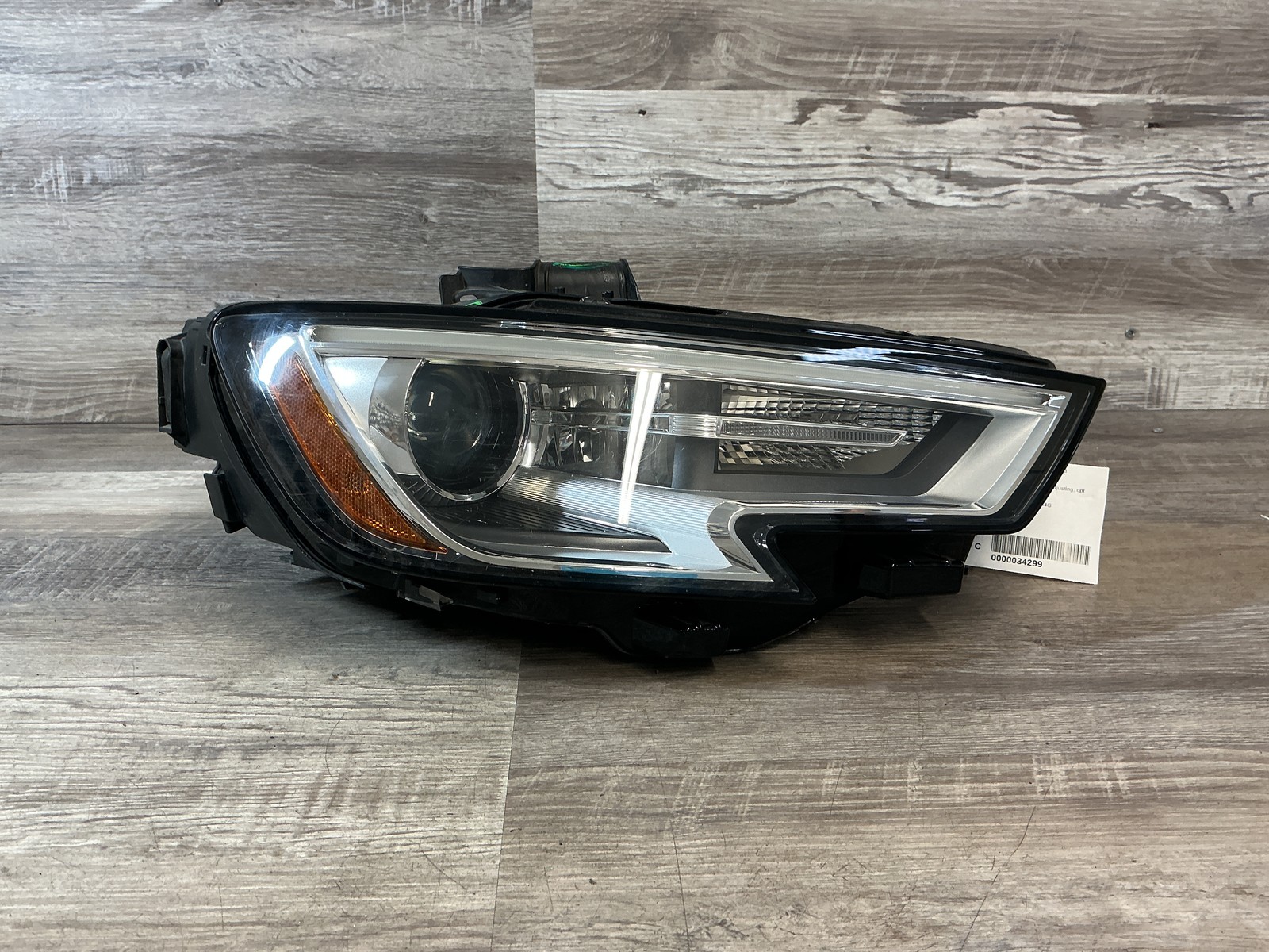 USED - 2017-2020 Audi A3 R Headlamp Xenon - OEM USED - 2017-2020 Audi A3 R Headlamp Xenon - OEM