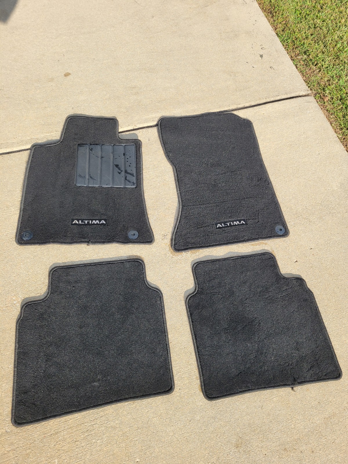 2019-2024 Nissan Altima Carpet Floor Mat sets 4pcs OEM 