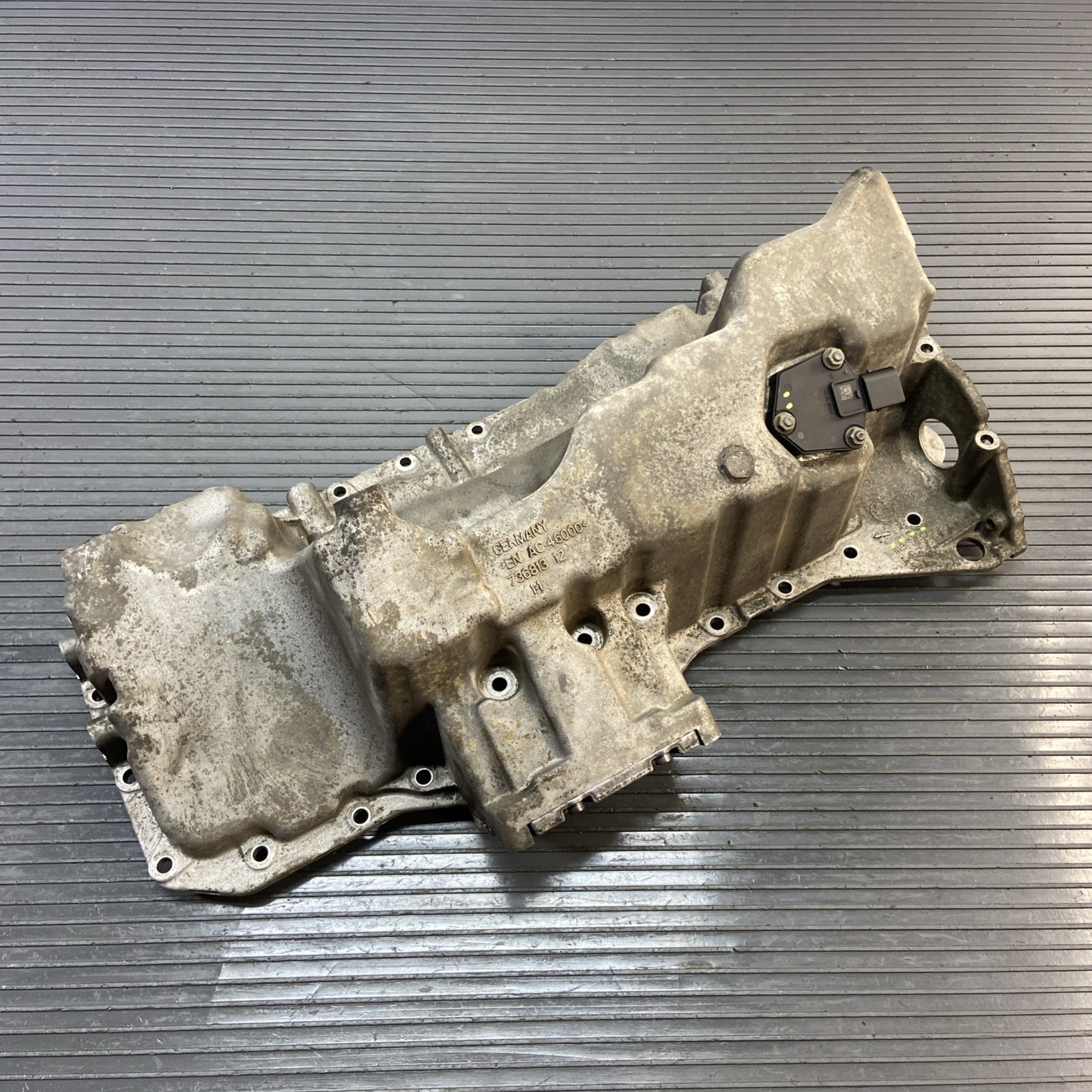 2010-2019 BMW 535xi F10 3.0L N55 Engine Lower Oil Pan Sump W/ Level Sensor OEM