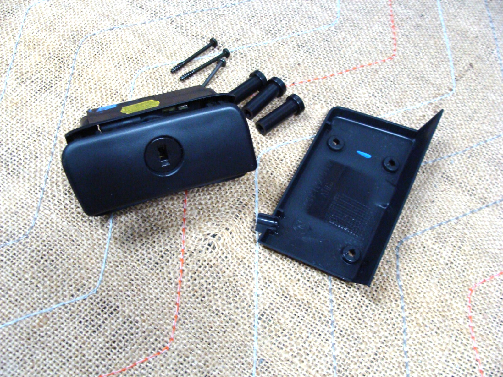 BMW E38 740i/il 750il Glovebox latch / lock/ COVER KNOWN WORKING EXCELLENT COND