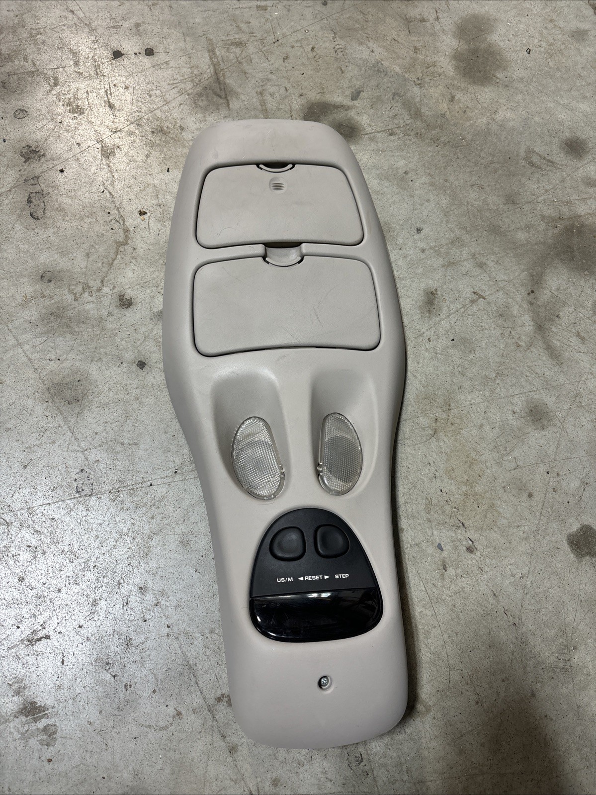 Dodge Dakota Overhead Console Dome Light BEIGE OEM 1994-98 1997 Display Glasses Dodge Dakota Overhead Console Dome Light BEIGE OEM 1994-98 1997 Display Glasses