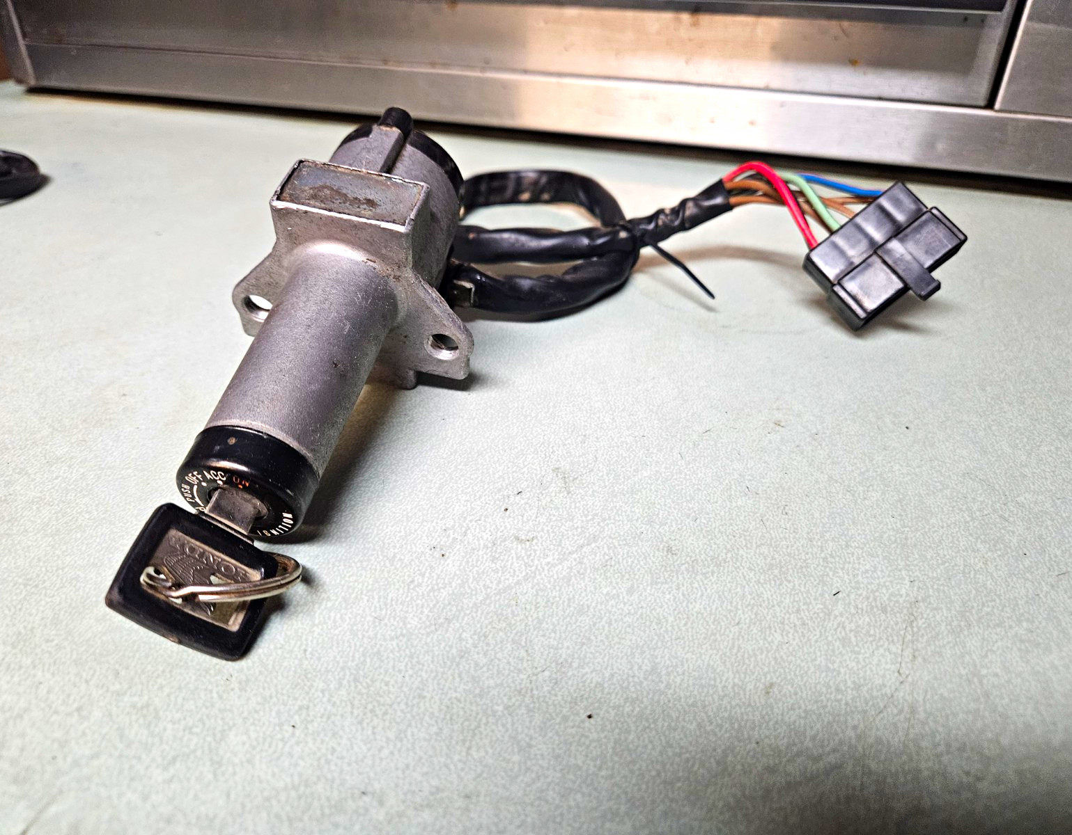1984 - 1987 Honda Goldwing GL1200 Ignition Switch *tested* Oem 35100-GG9-682