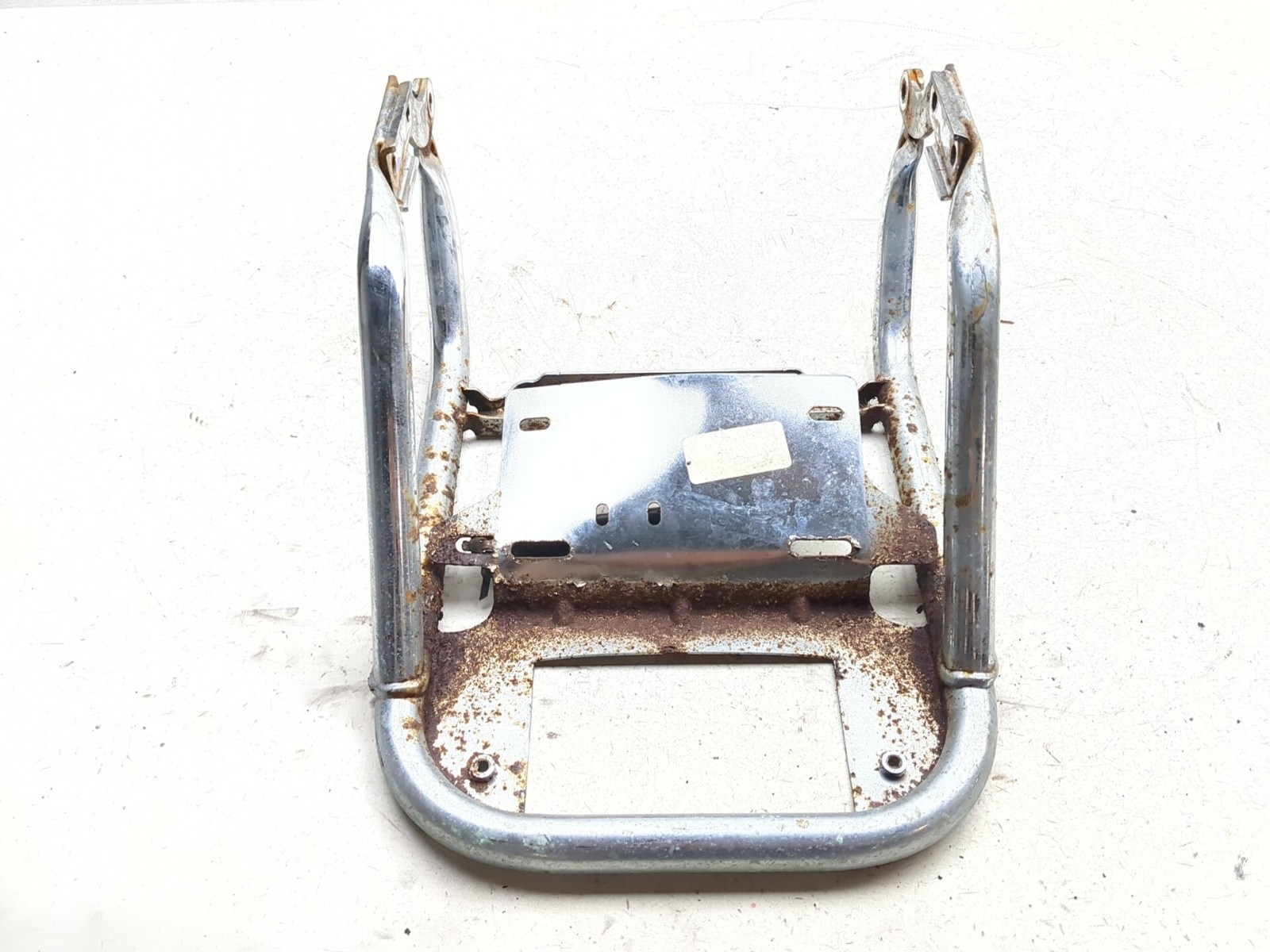 08-13 Harley-Davidson FLTRU Road Glide Ultra Rear Luggage Rack Mount 53411-09