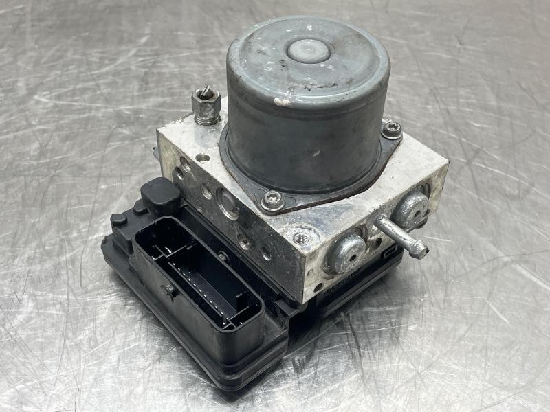 2020 Nissan Kicks ABS Anti Lock Brake Pump Assembly