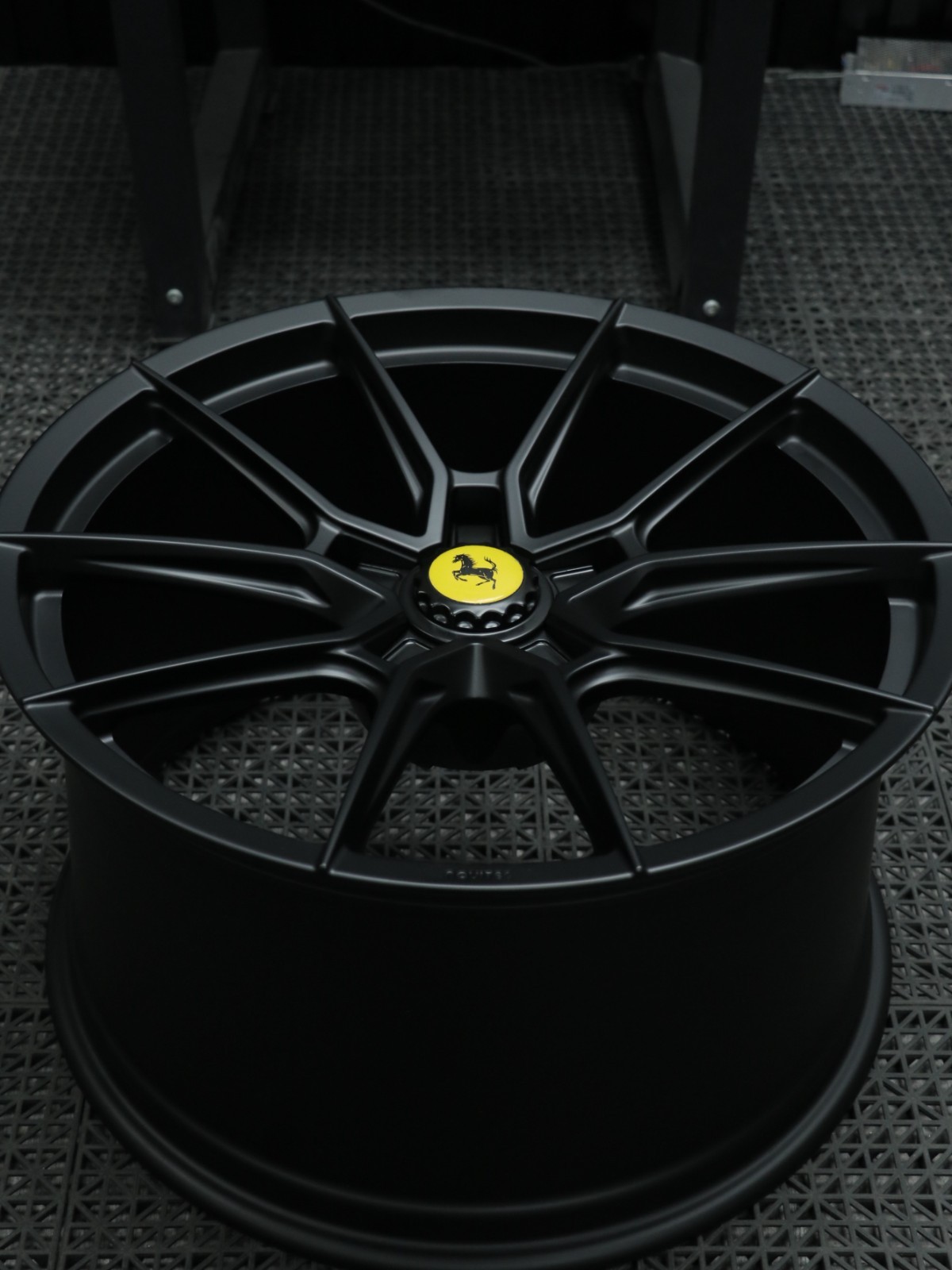 Ferrari-style center lock forged wheels custom-made Ferrari-style center lock forged wheels custom-made