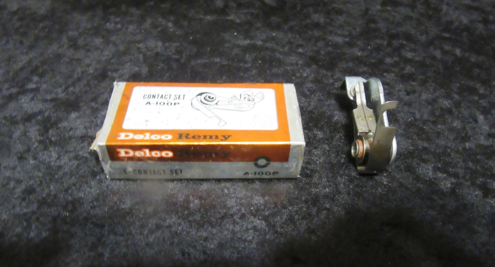 NOS 1957-1965 V8 Chrysler DeSoto Dodge Plymouth MOPAR Delco-Remy Contact Point
