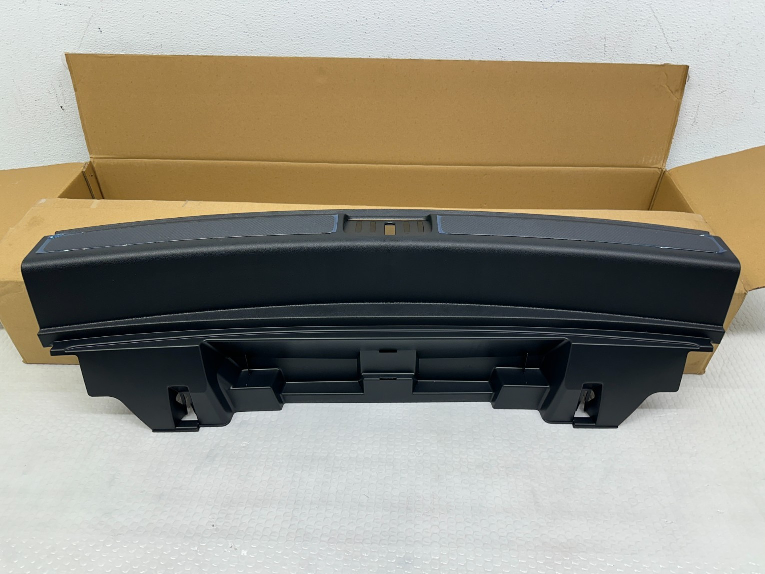 NEW 2020-2026 PORSCHE MACAN GTS LIFTGATE TRUNK LOADING SILL SCUFF PLATE TRIM OEM