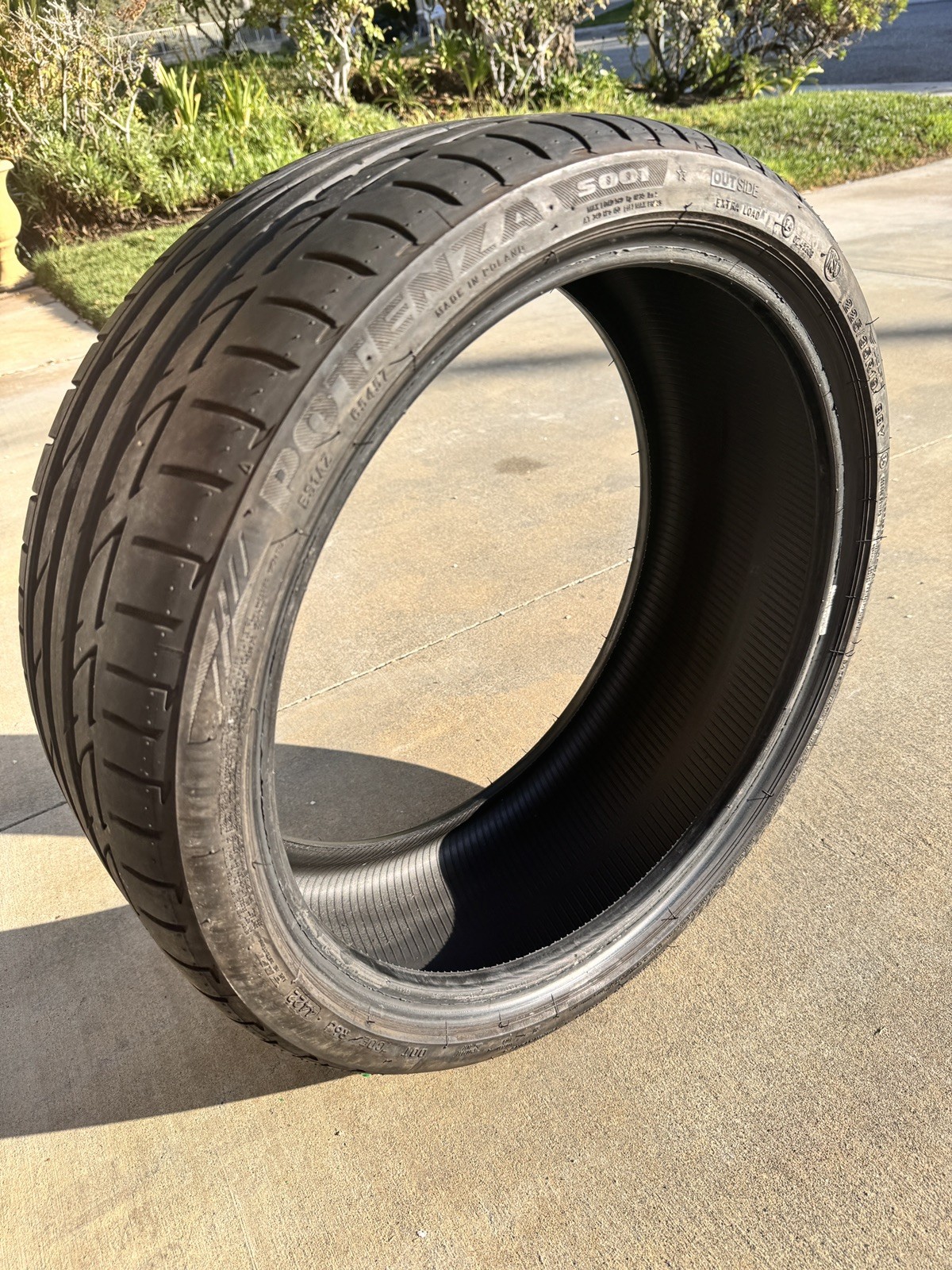 Used 225/35R19 Bridgestone Potenza S001 RFT 88Y - 8.5/32 DOT 4422 Used 225/35R19 Bridgestone Potenza S001 RFT 88Y - 8.5/32 DOT 4422