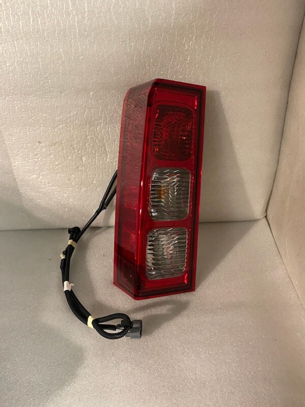 New OEM 2009-2010 Hummer H3T  Driver Left Tail Light New OEM  94734360