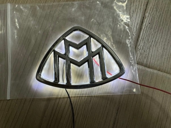 maybach trunk illuminated emblem