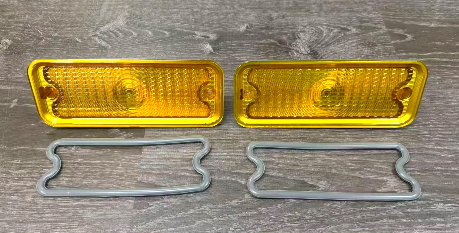 1975-1980 Chevy GMC Pickup Truck Parking Lamp Amber Lens C10 Side Molding PAIR 1975-1980 Chevy GMC Pickup Truck Parking Lamp Amber Lens C10 Side Molding PAIR