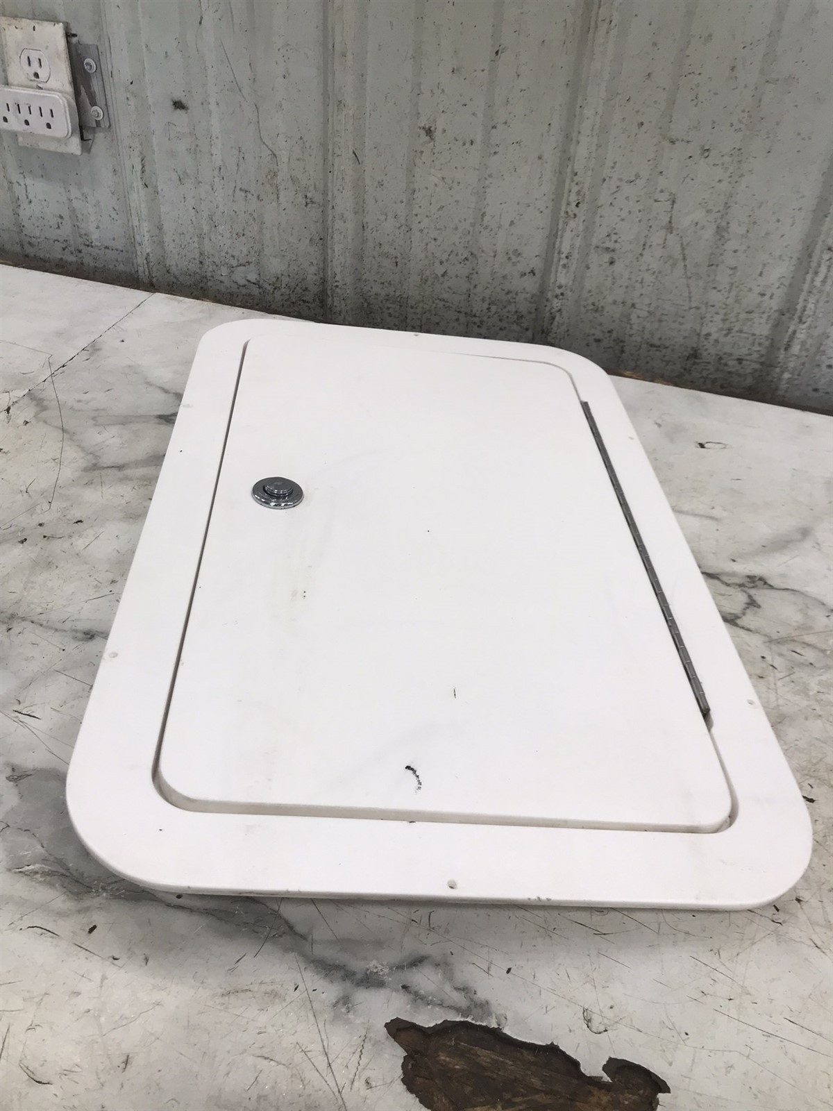 96 Larson 310 Cabrio Boat Hatch lid door