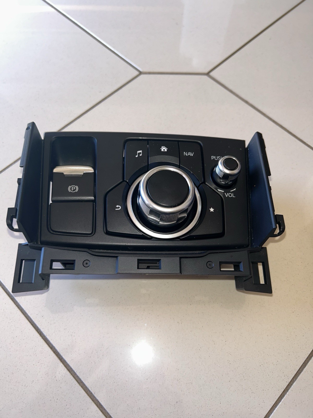 16 17 18 Mazda3 Multimedia Radio Navigation Radio Controller Switch GMJ6 66 CM0