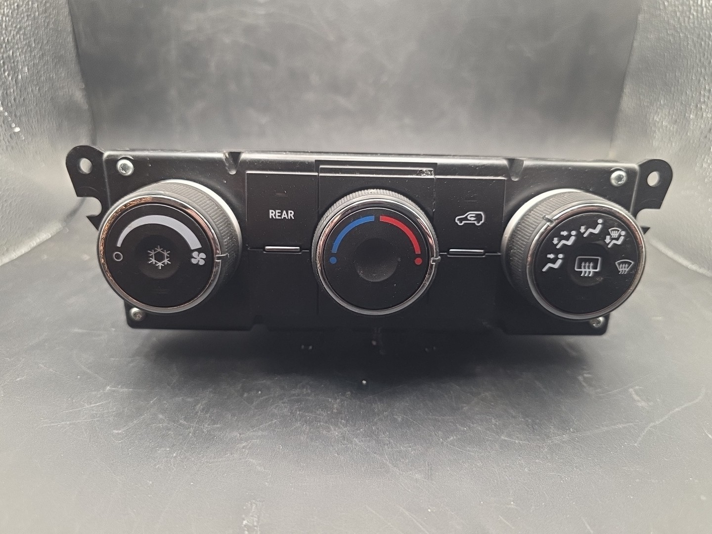 2013-2017 Chevrolet Traverse Ac Heater Climate Control 22969802