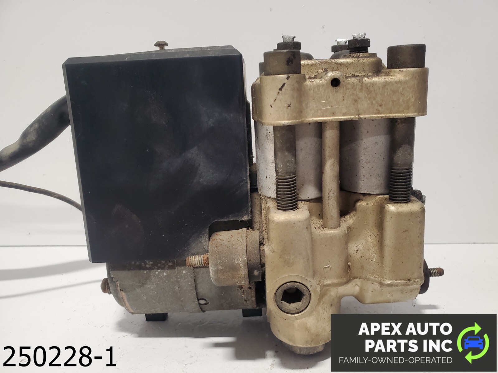 OEM 1991-1995 Alfa Romeo 164 L 3.0L ABS Anti Lock Brake Pump Control Module OEM 1991-1995 Alfa Romeo 164 L 3.0L ABS Anti Lock Brake Pump Control Module