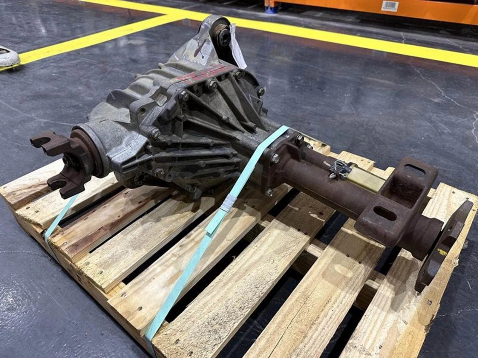 1999-2010 Chevy Silverado 2500 3500 Front Differential Carrier 4.10 Ratio optGT5