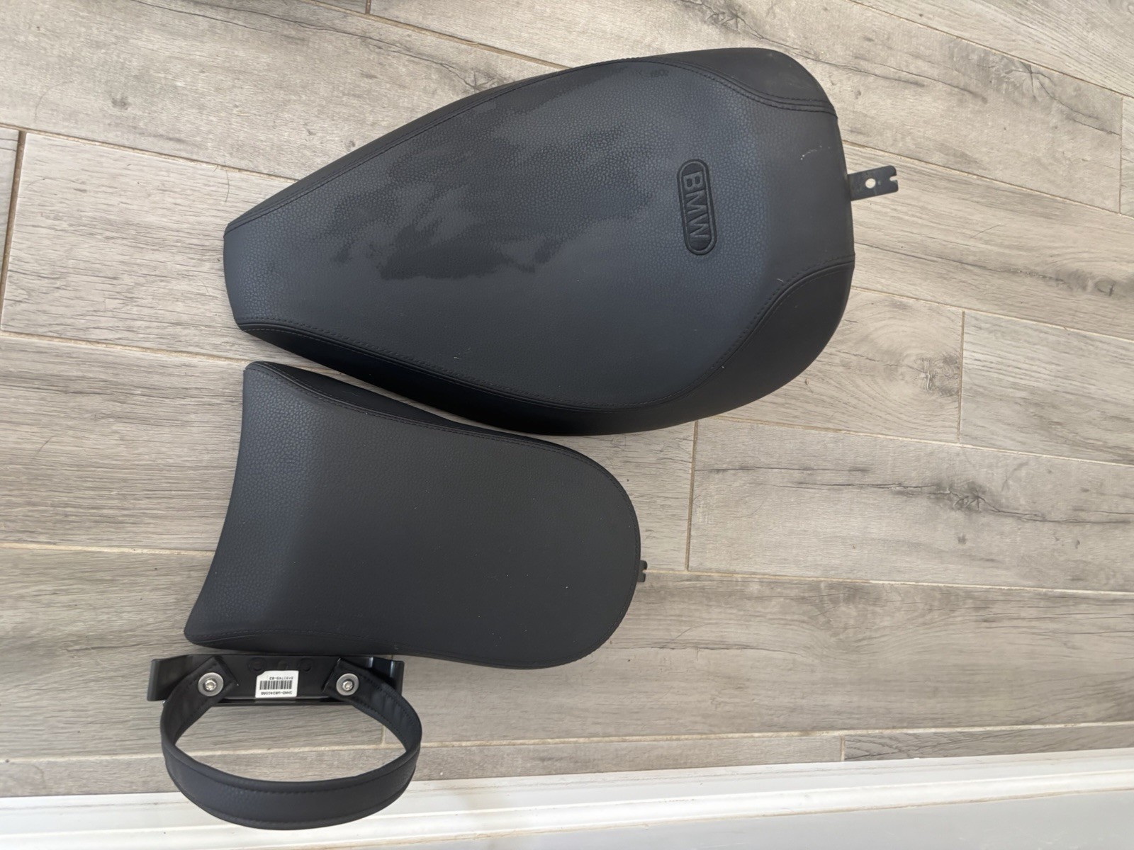 BMW R18 OEM Seat and Passenger Seat Black BMW R18 OEM Seat and Passenger Seat Black