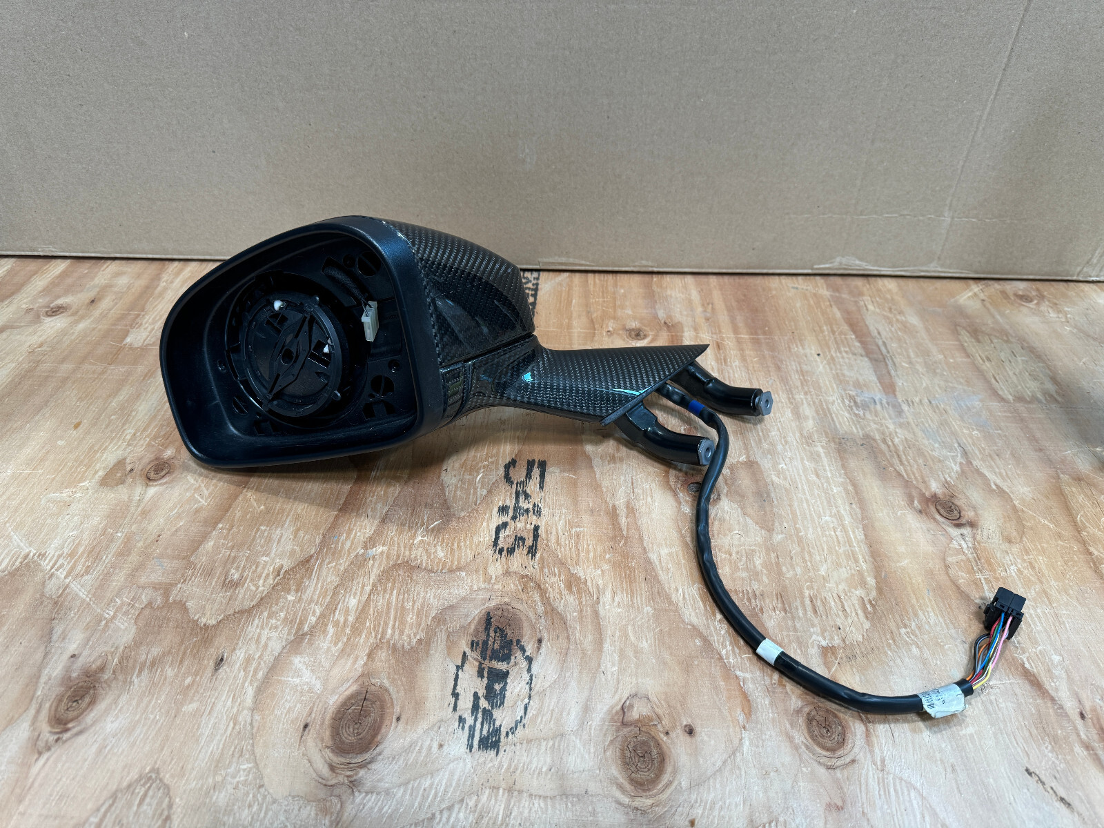 12-18 ASTON MARTIN V12 VANQUISH LEFT SIDE CARBON FIBER MIRROR