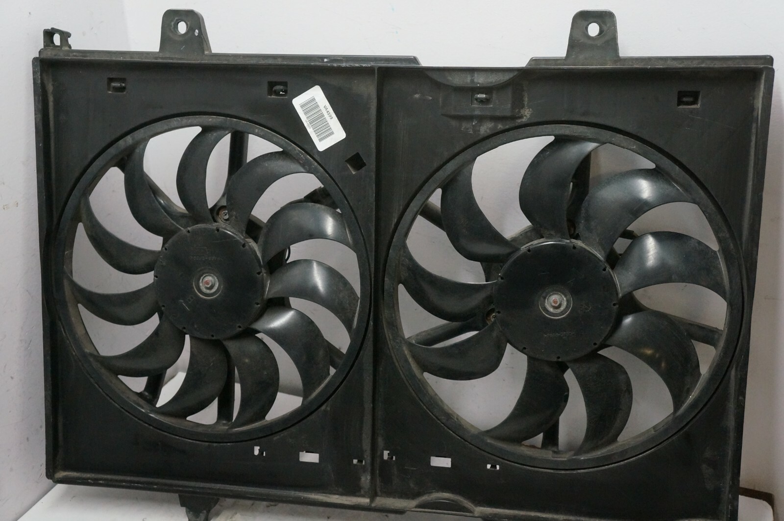2010-2013 Nissan Rogue Radiator Cooling Fan Motor & Shroud 21481-JH70A OEM