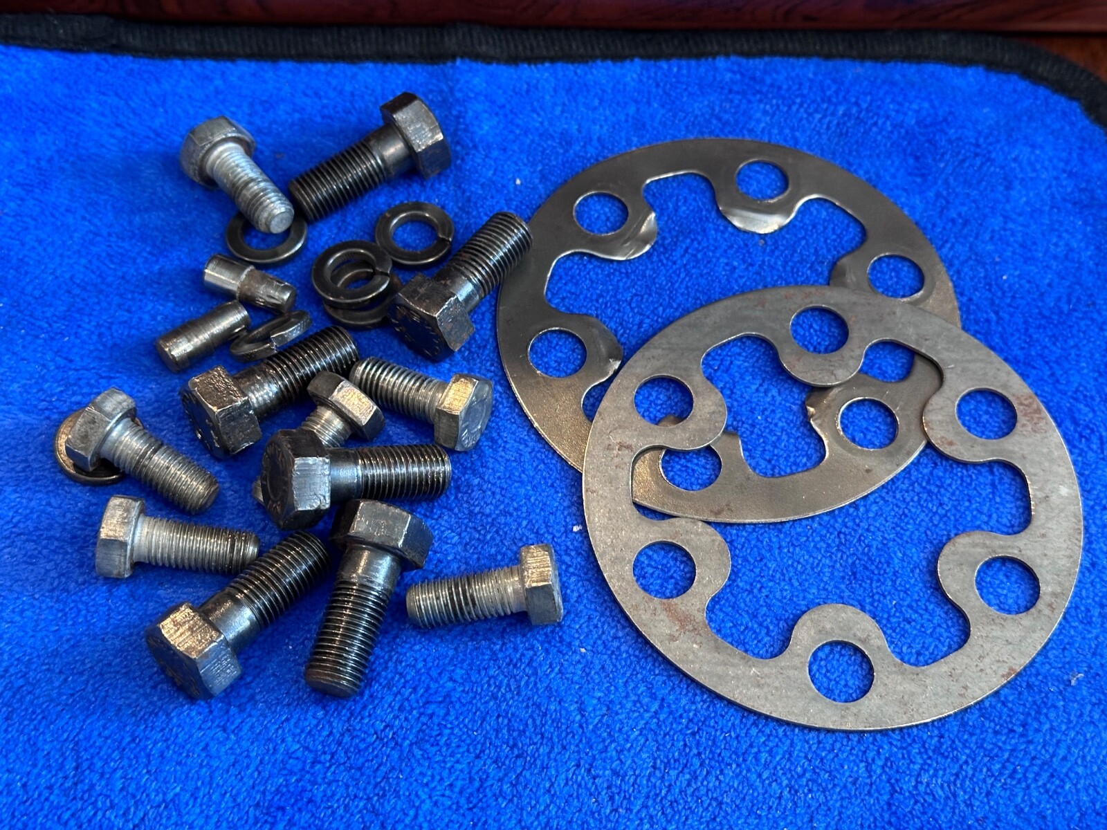 Flywheel Lock Tab & Bolts - used - for MG/Spridgets