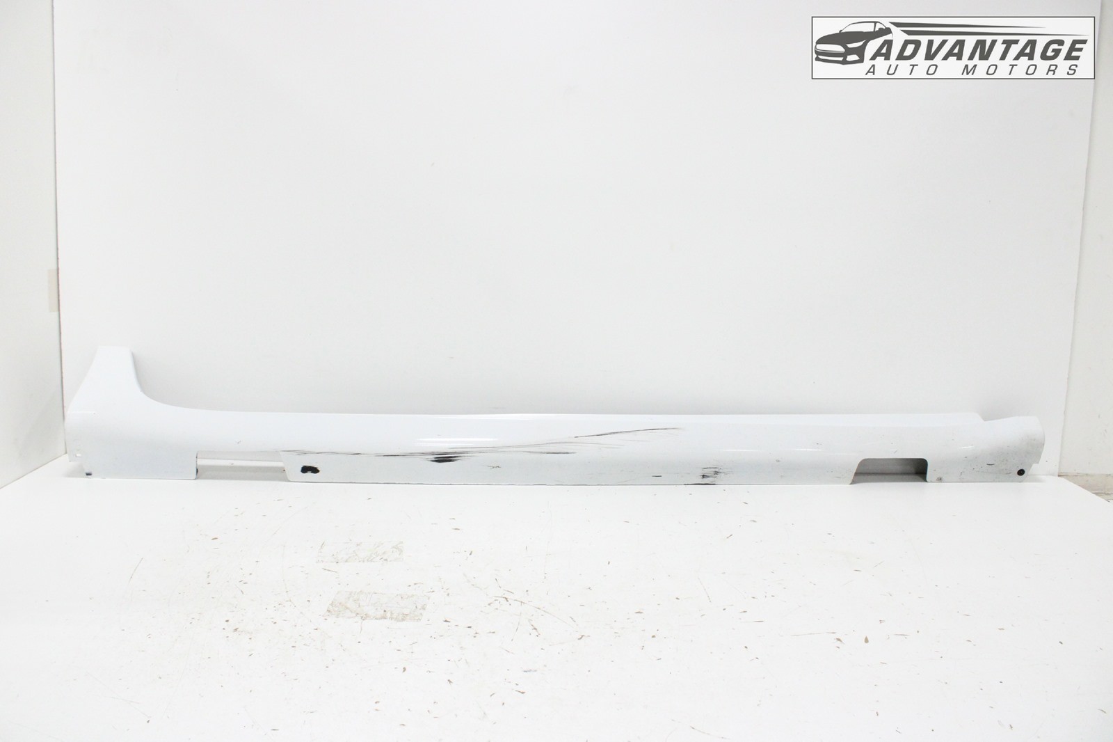 2020-2026 CHRYSLER VOYAGER LOWER RIGHT PASSENGER SIDE ROCKER PANEL MOLDING OEM
