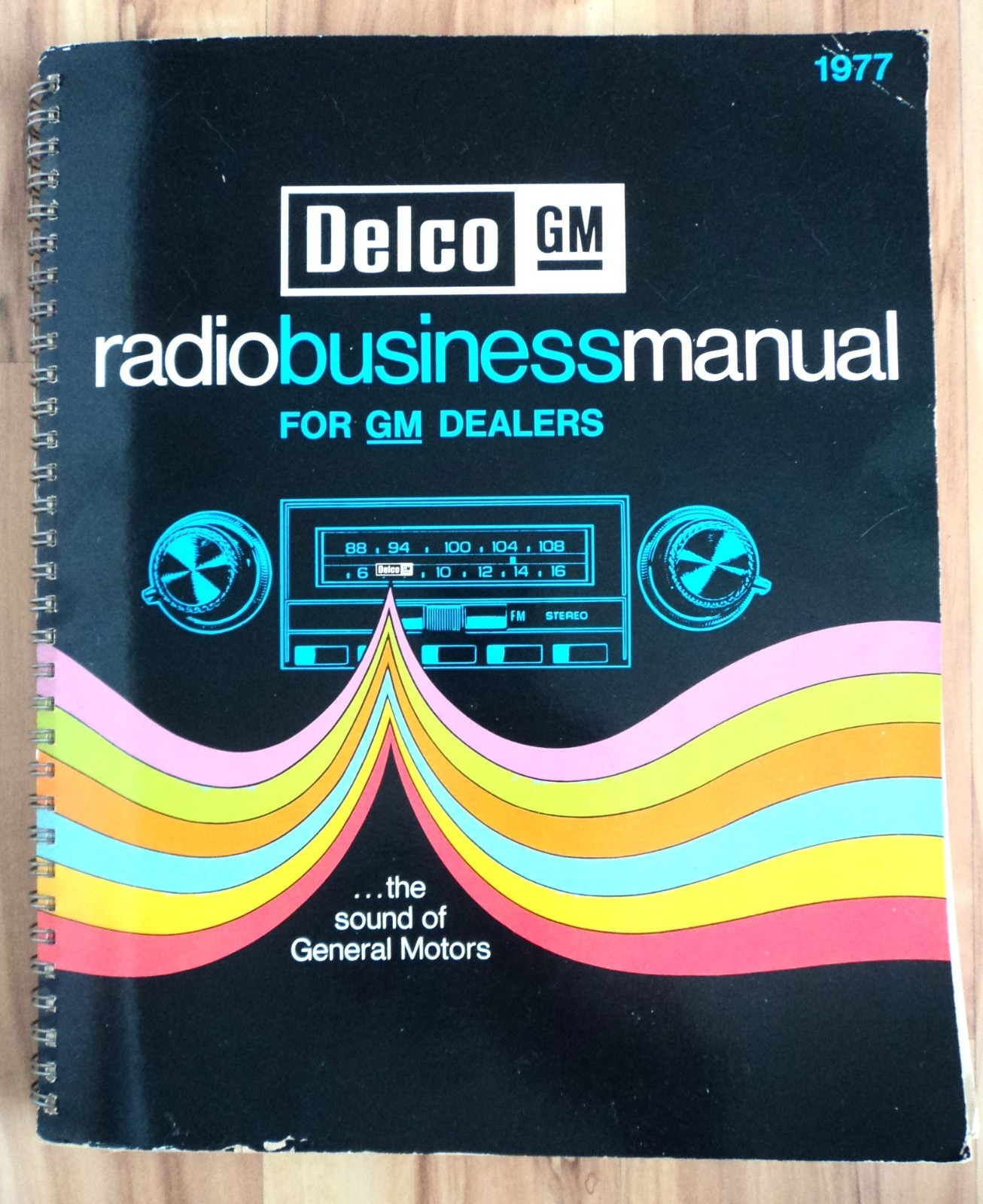 Original 1977 DELCO GM Radio Business Dealer MANUAL + Extra's Vintage RARE