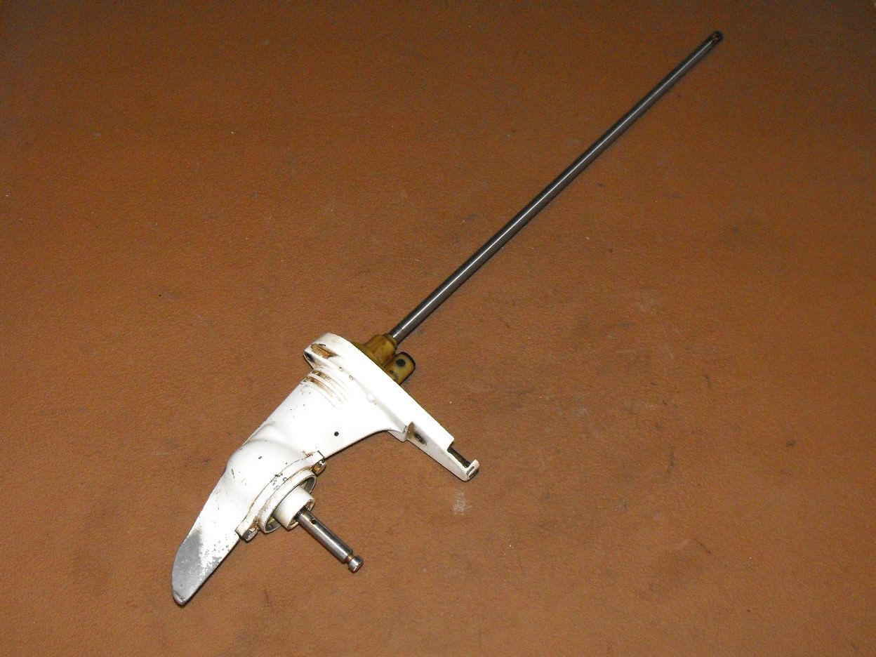 Johnson 4 HP 4R77B Lower Unit PN 0385550 Fit 1973-1977