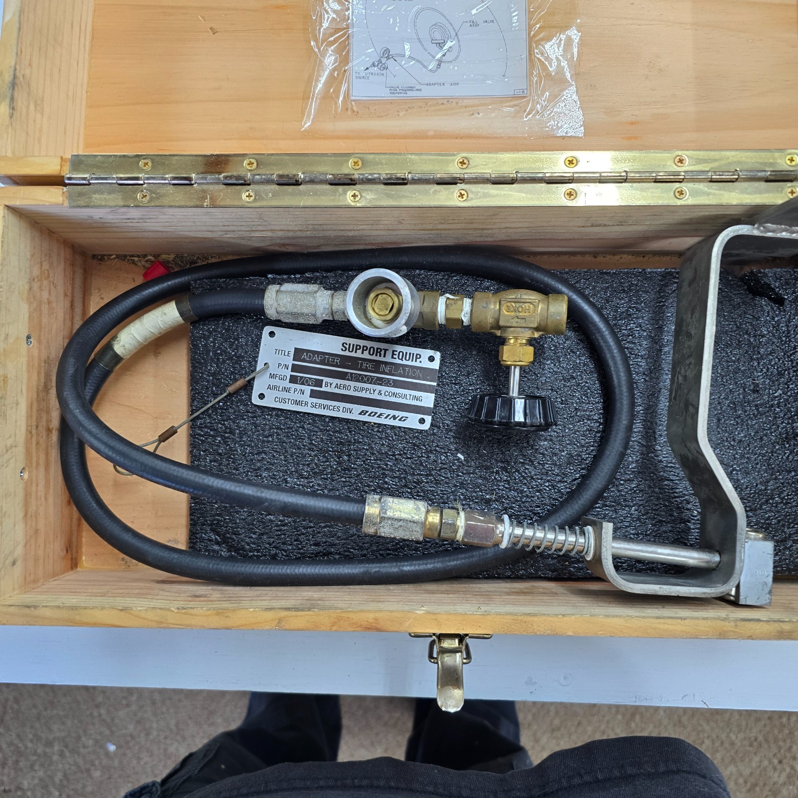 Boeing 747 767 Tire Inflation Adapter Tool GSE A12007-23 In Fitted Wood Box