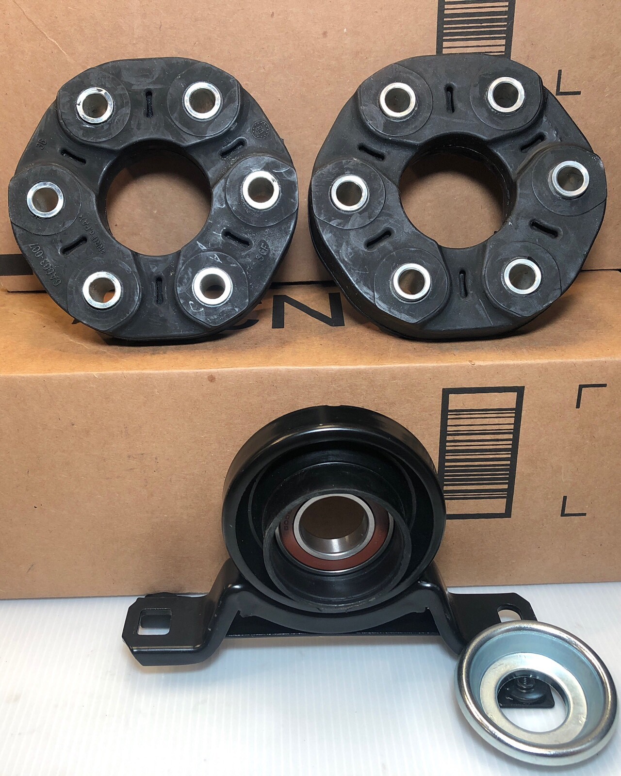 DRIVE  SHAFT CENTER SUPPORT BEARING & Flex Joint  FOR 2004-2009 CADILLAC SRX A/T