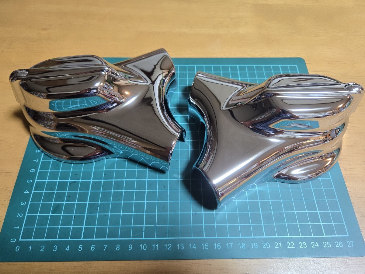 Kuryakyn Phantom Axle Covers 7817 Harley Softail 2008-2017 Chrome Unused