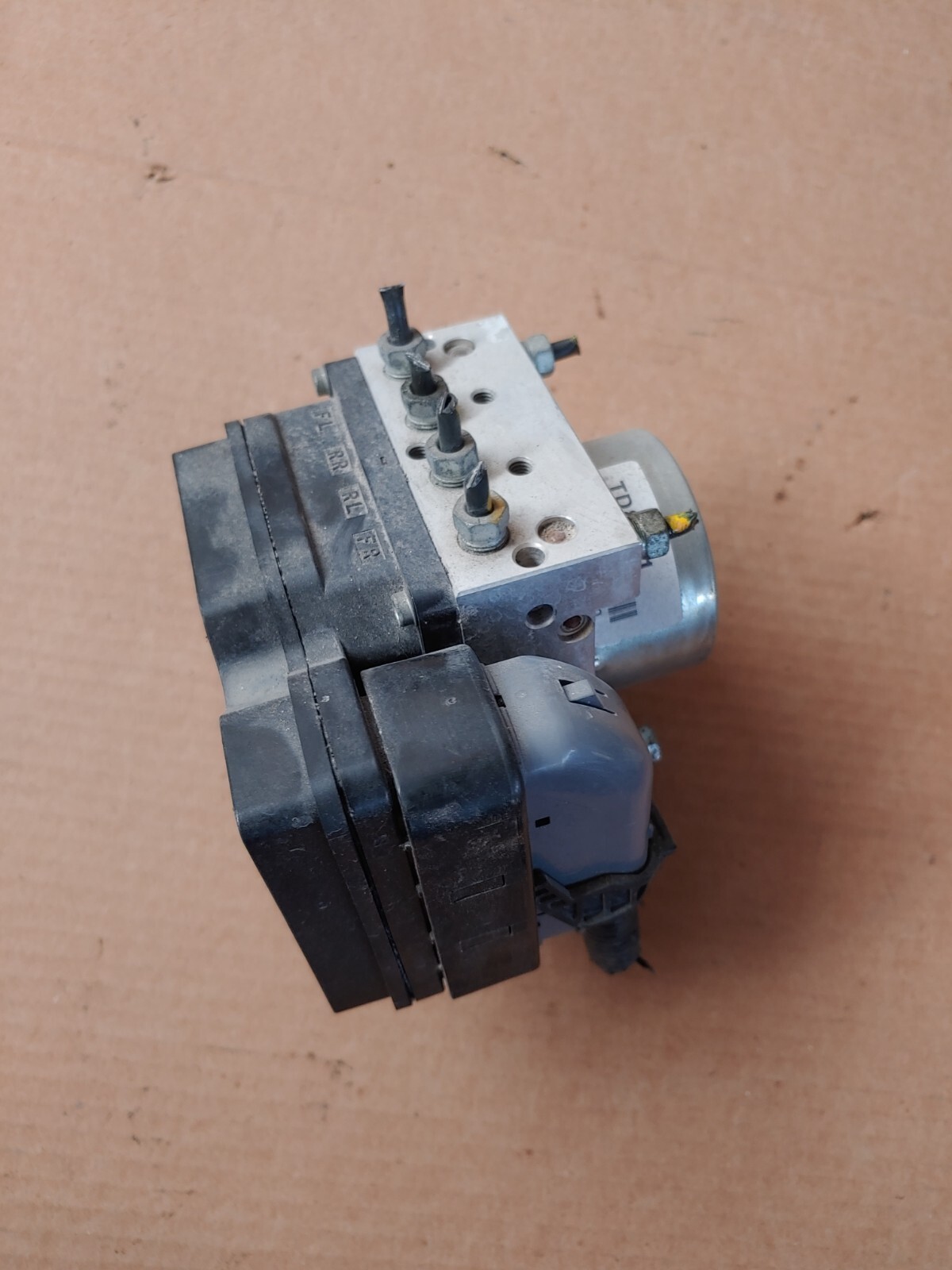 2007 Nissan 350Z Manual ABS Control Module Pump Antilock Brakes 2007 Nissan 350Z Manual ABS Control Module Pump Antilock Brakes
