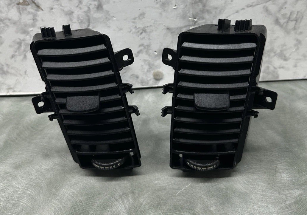 2007-2009 DODGE RAM SPRINTER CENTER DASHBOARD AIR VENT SET INSERT OEM 2007-2009 DODGE RAM SPRINTER CENTER DASHBOARD AIR VENT SET INSERT OEM