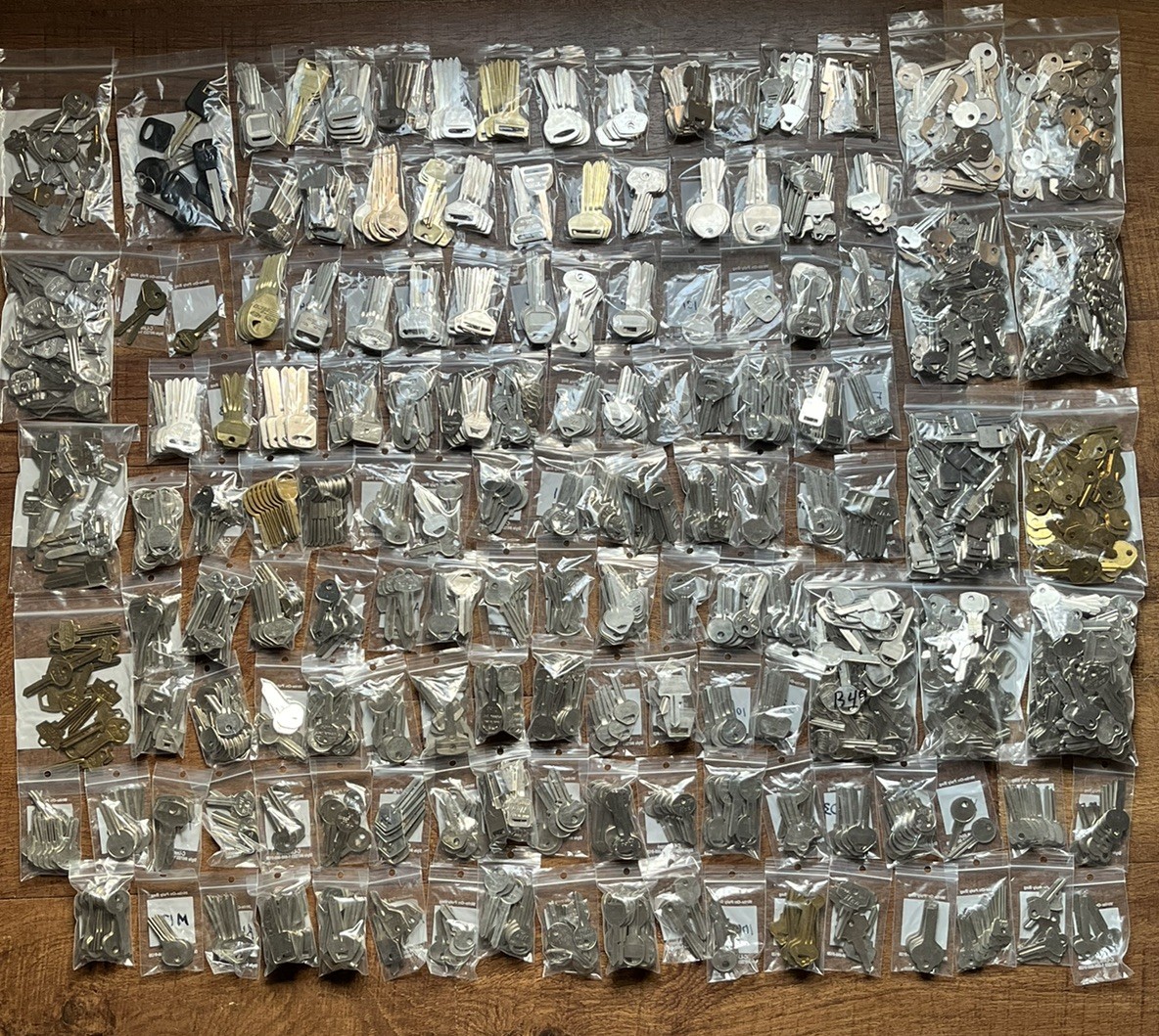 Vintage ILCO 30 LBS UNCUT Key Blanks Mixed   Auto/door  retired Locksmiths Lot 