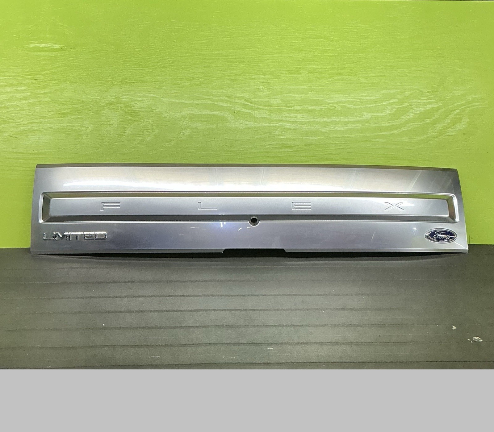 2013-2019 Ford Flex Tailgate Molding OEM 