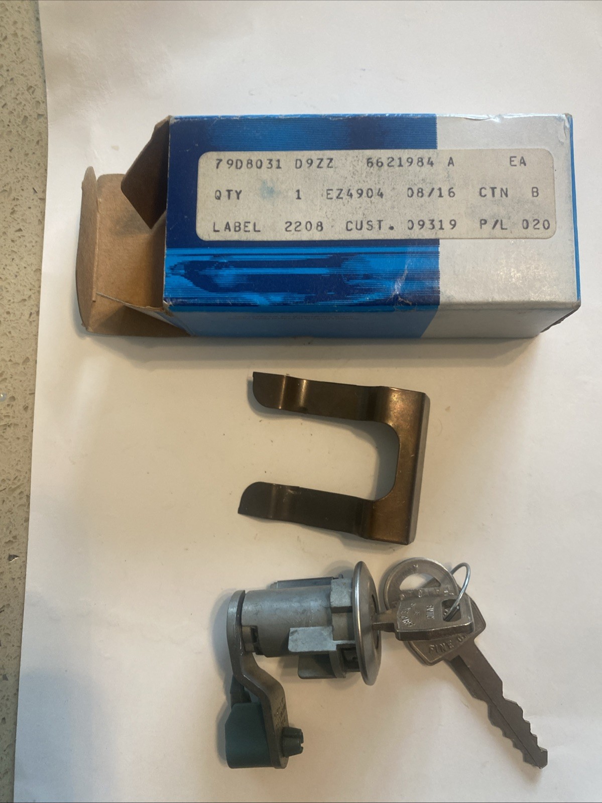GENUINE FORD 1979 1980 Ford Mustang Door Lock Set RH D9ZZ-6621984-A