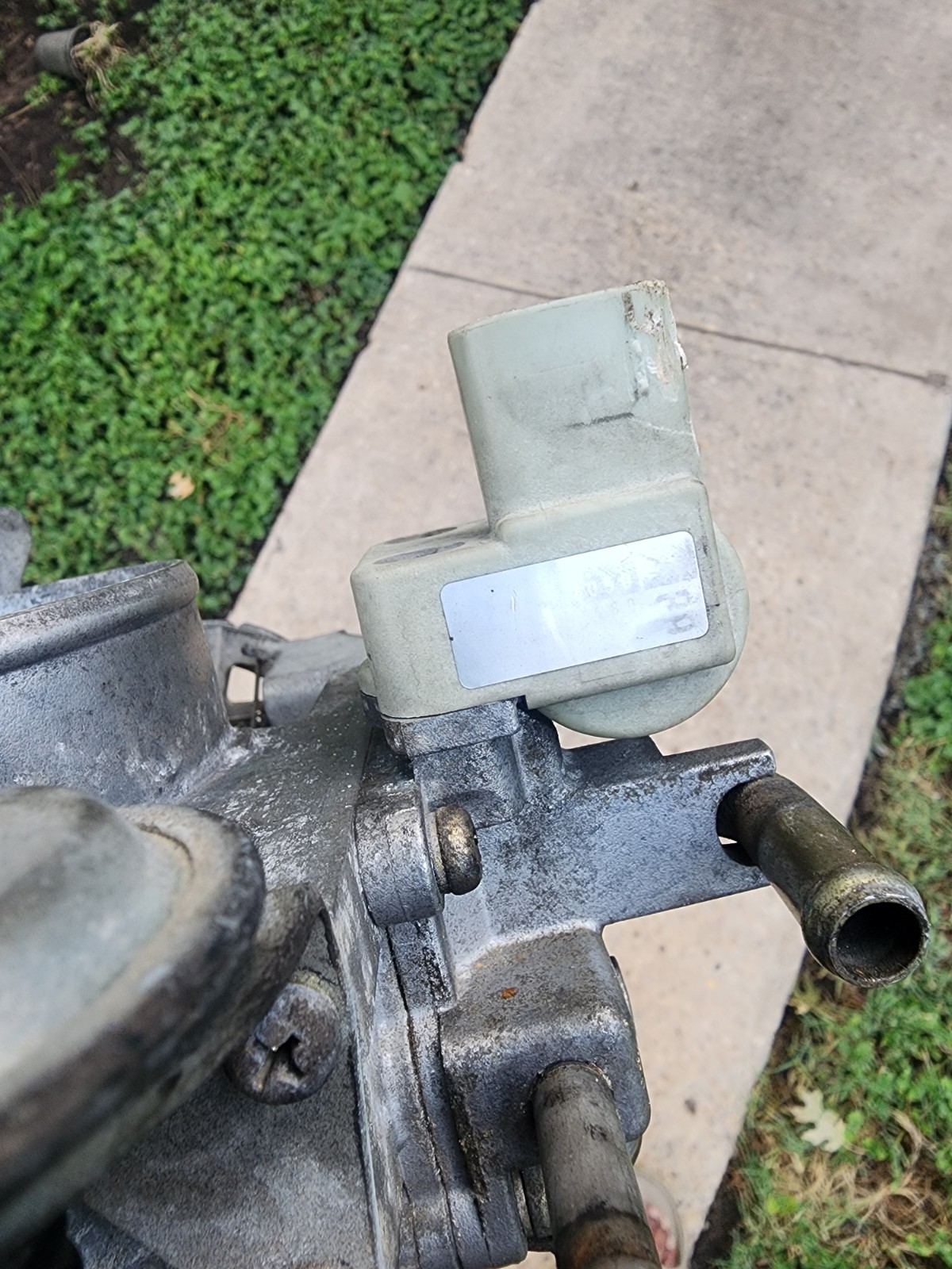 Toyota 4Runner Throttle Body Valve Assembly 3.4L V6 22210-62220 OEM 1996-2001 Toyota 4Runner Throttle Body Valve Assembly 3.4L V6 22210-62220 OEM 1996-2001
