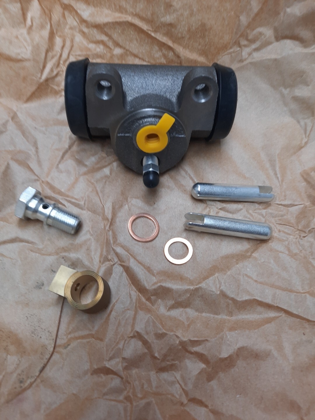 NEW WHEEL CYLINDER 2.5 TON M35A2 7348976 Front & Rear