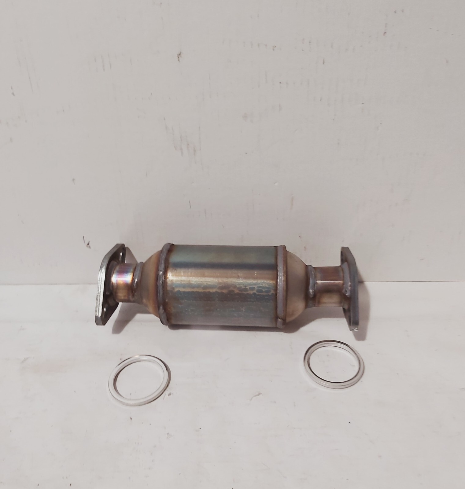 1995-1984 Toyota Pickup 2.4L Rear Direct Fit Catalytic Converter