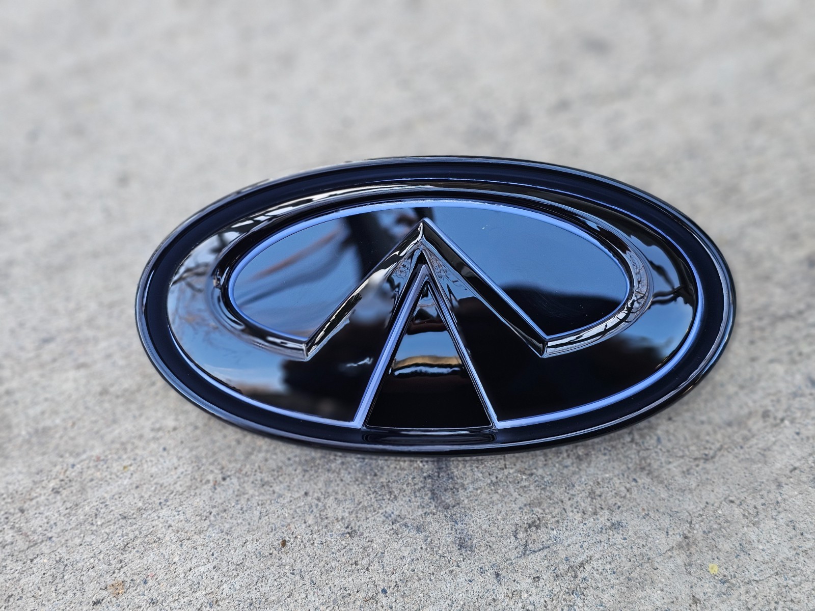 FOR 2015-2019 INFINITI Q70 WHITE COLOR LED All Black Emblem. FOR 2015-2019 INFINITI Q70 WHITE COLOR LED All Black Emblem.