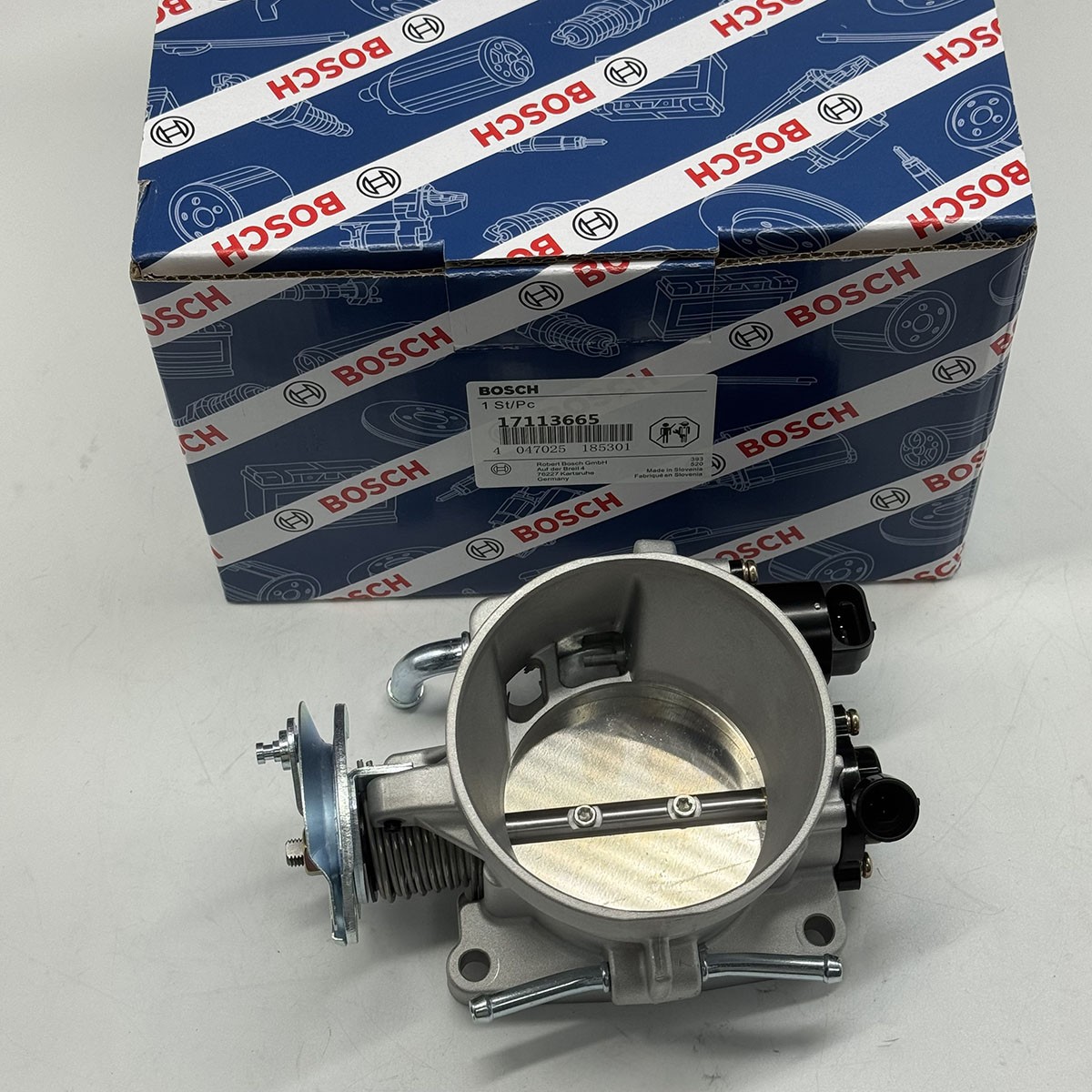 Bosch Throttle Body for 2000-02 Chevrolet Silverado GMC Sierra Yukon 17113665