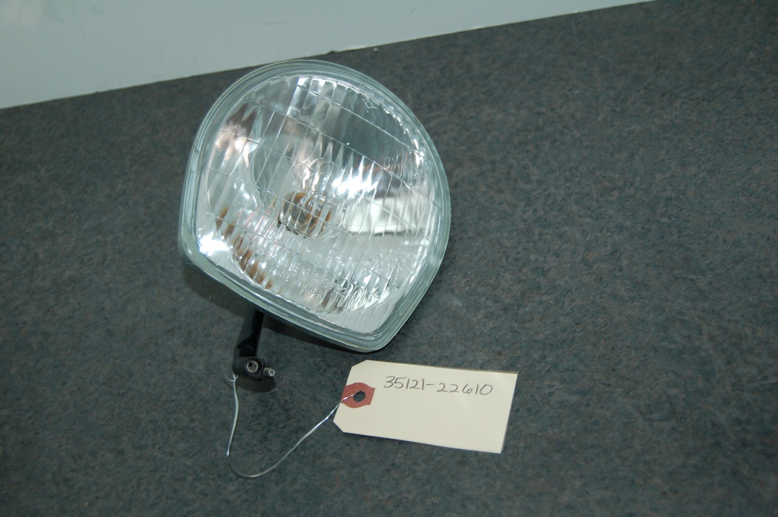 NOS GENUINE SUZUKI 35121-22610 HEAD LIGHT LAMP NEW OLD #1